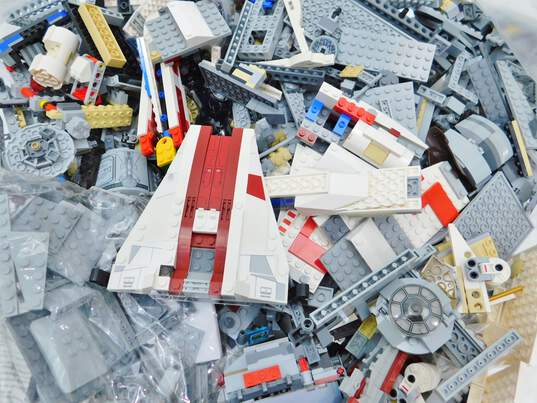 6.8 LBS LEGO Star Wars Bulk Box image number 1