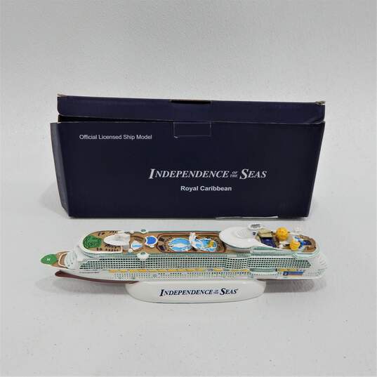 Royal Caribbean Official Licensed Ship Model Independence of the Seas IOB image number 1