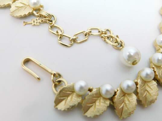 Vintage Crown Trifari Gold Tone Leaf & Faux Pearl Necklace 43.5g image number 2