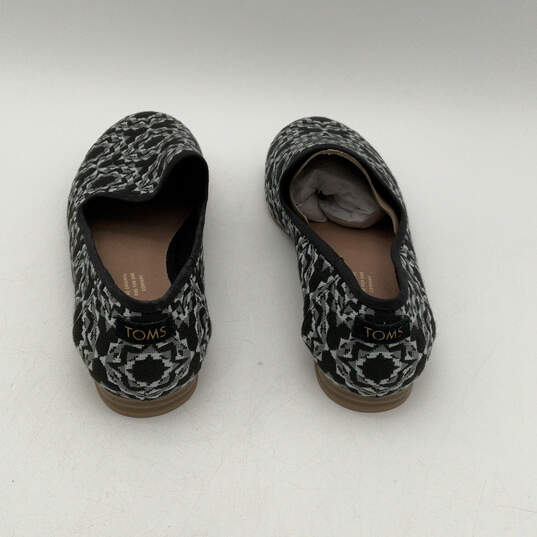 Womens Darcy Black Sunburst Printed Round Toe Slip-On Loafer Flats Size 7 image number 4