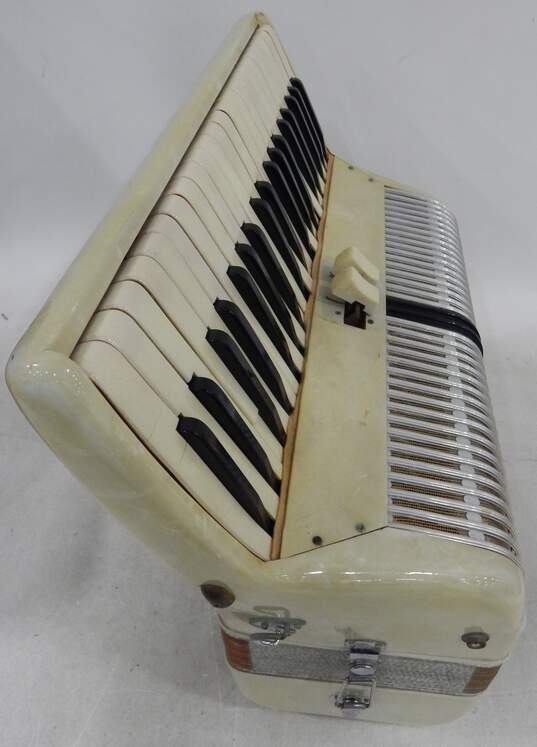 Unbranded Italian 41 Key/120 Button White Accordion w/ Case (Parts and Repair) image number 7