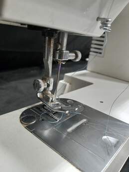 Singer 57815 C Sewing Machine alternative image