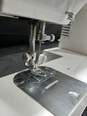Singer 57815 C Sewing Machine image number 2