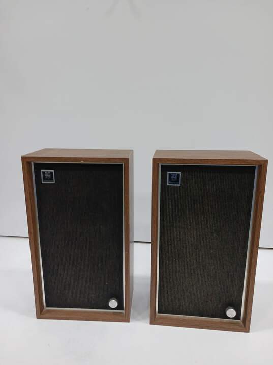 Pair of Magnavox Model SD2500WA22 Book Shelf Speakers image number 1