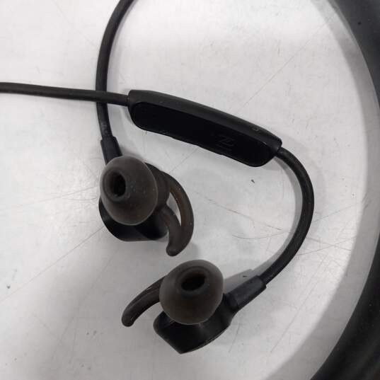 Bose QuietControl 30 Neckband Wireless Headphones-In Case image number 3