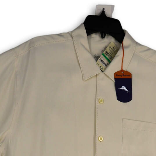 NWT Mens White Collared Short Sleeve Side Slit Button-Up Shirt Size Large image number 3