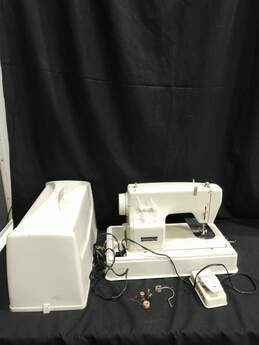 Vintage Sewing Machine W/Case