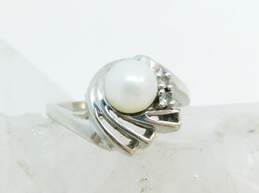 10K White Gold Pearl & Diamond Accent Ring 2.6g
