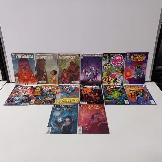 Bundle of 14 Assorted Comic Books image number 1