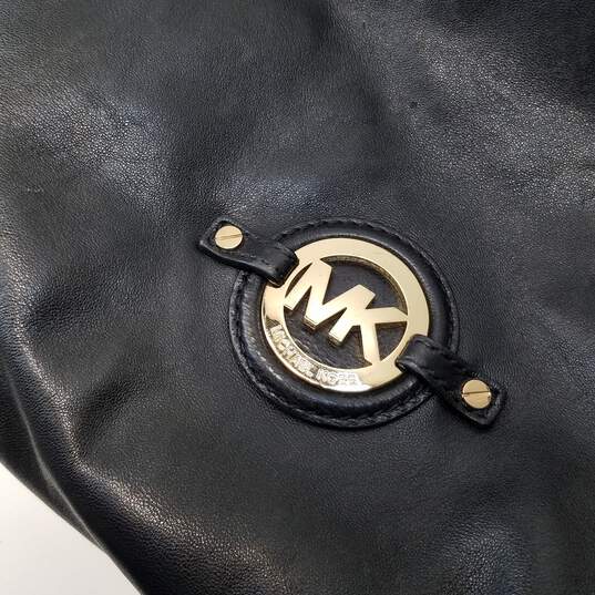 Michael Kors Black Leather Shoulder Hobo Tote Bag image number 2