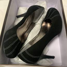 Women's Dress High Heel Shoes In Original Box Size: 6M alternative image