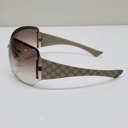 Gucci GG Monogram Gradient Shield Sunglasses AUTHENTICATED image number 2