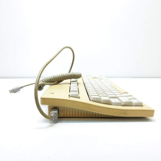Apple Macintosh Keyboard and Mouse image number 8