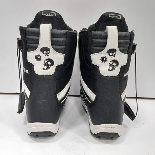 Boys Black Snow Boots Size 5 image number 4