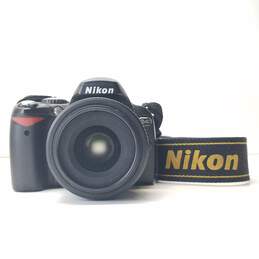 Nikon D40 Digital DSLR Camera with 35mm 1.8G Lens