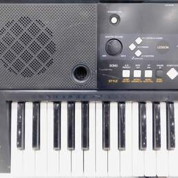 Yamaha YPT-220 Digital Keyboard alternative image