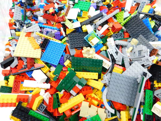 10.2 LBS Mixed LEGO Bulk Box image number 2