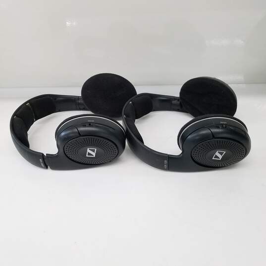 Sennheiser HDR 120 Wireless Headphones with stand P/R image number 3