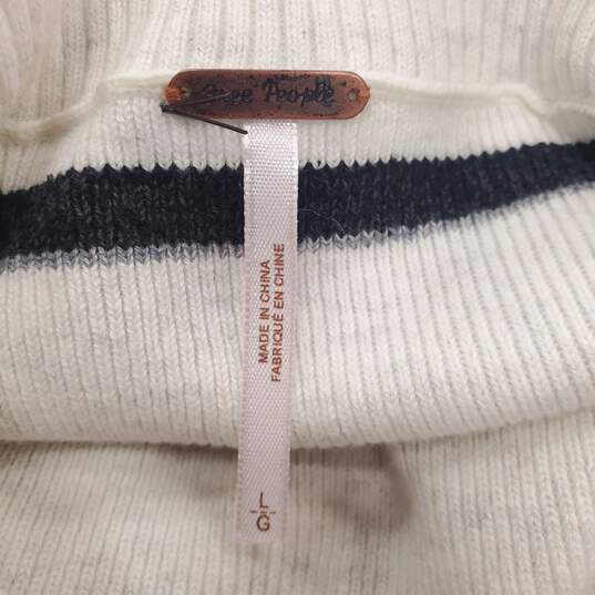 Buy the Free People Women White Knit Stripe Sweatshirt L | GoodwillFinds