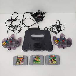 VTG 1996 Nintendo Console Bundle / 2 Game Controllers & 3 Games / Untested