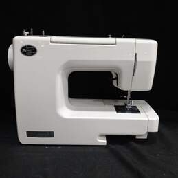 Kenmore Model 385 Sewing Machine alternative image