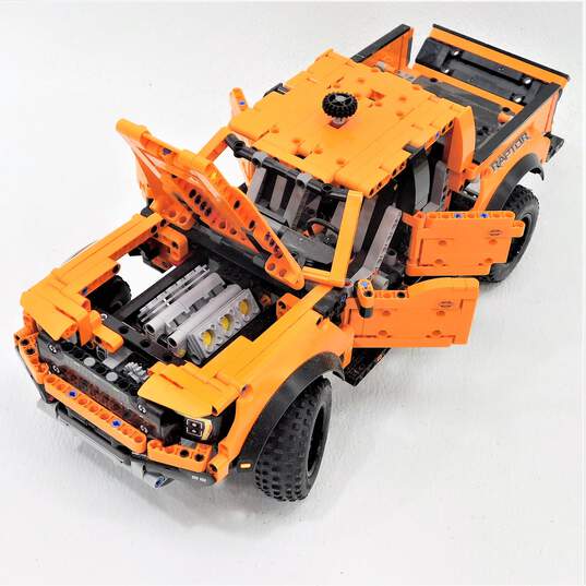 Lego Technic 42126 Ford F-150 Raptor Assembled Building Toy Set image number 1
