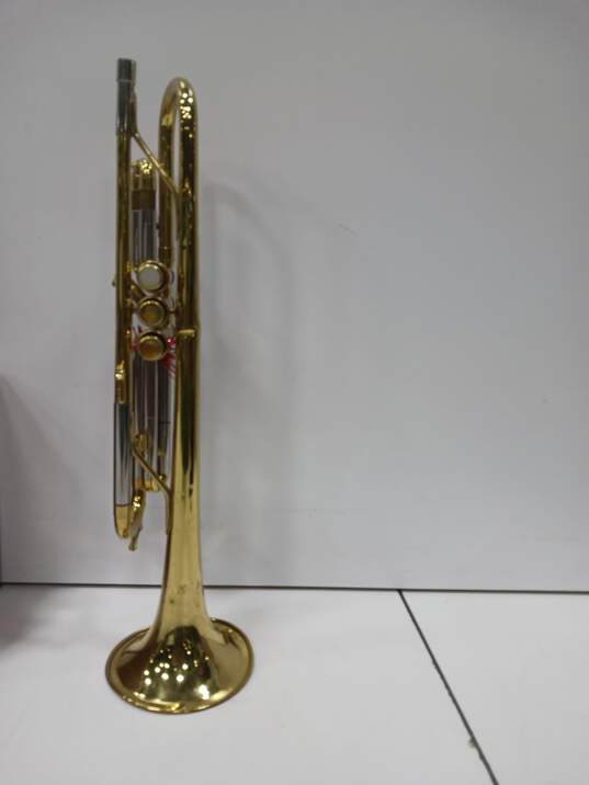 Gold Tone Trumpet In Case image number 2