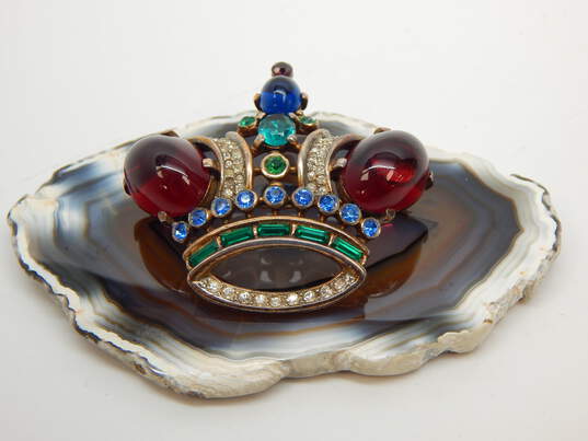 Vintage Alfred Philippe Crown Trifari Sterling 925 Vermeil Jewel Tone Glass Cabochons & Rhinestones Crown Brooch 23.7g image number 3