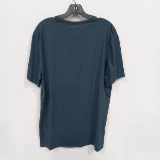 Men's Lululemon Navy Blue T-Shirt Sz L image number 2