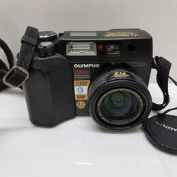 Olympus Camedia C-4040ZOOM 7.5X Digital Zoom 4.1 MP Black