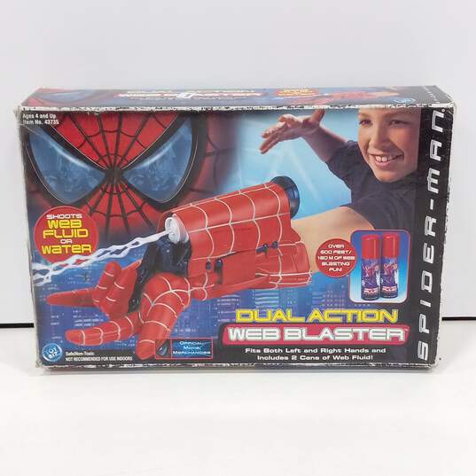 Spider-Man Dual Action Web Blaster image number 1