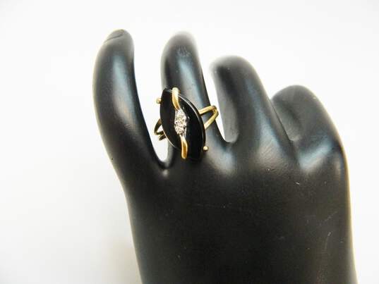 Vintage 14K Yellow Gold Onyx & Diamond Accent Ring 3.2g image number 2
