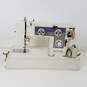 Good Housekeeper Sewing Machine with Cover Hood image number 4