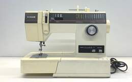 Singer Sewing Machine 6233 alternative image