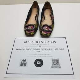 AUTHENTICATED Gucci Floral Patterned Flats Size 37