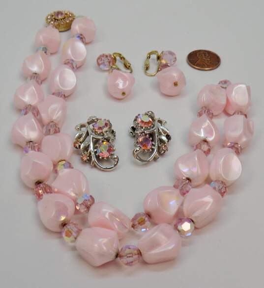 Vintage Bergere & Coro Goldtone Pink Aurora Borealis Crystals & Plastic Beaded Necklace & Matching Drop & Rhinestone Leaf Clip On Earrings 82.3g image number 3
