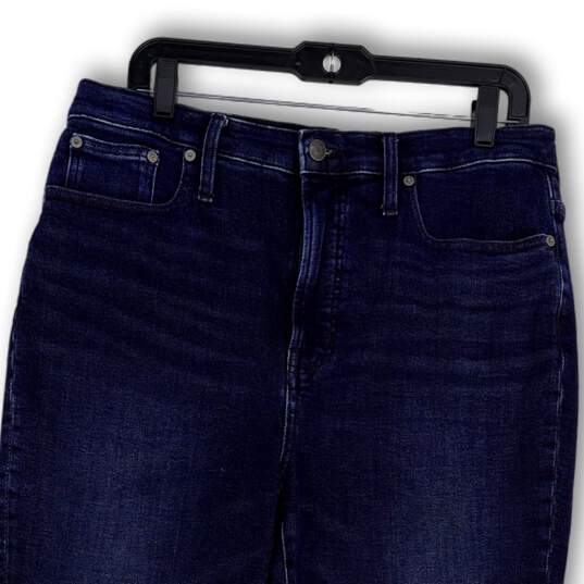 Womens Blue Denim Dark Wash Pockets Stretch Skinny Leg Jeans Size 31 image number 3