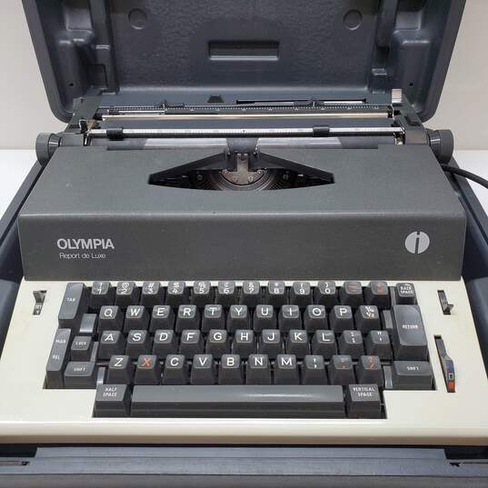 Olympia Report de Luxe Electric Typewriter Model SKE Germany w/Case For P/R image number 3