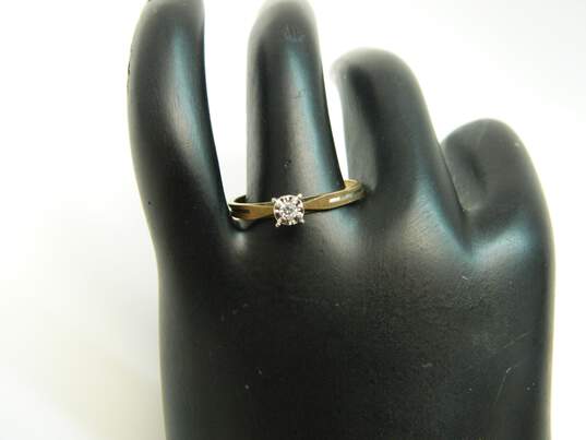 Vintage 10K Yellow Gold Diamond Accent Solitaire Ring 1.5g image number 3