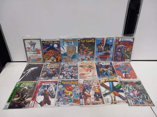 Bundle of Eighteen Assorted Comic Books image number 1