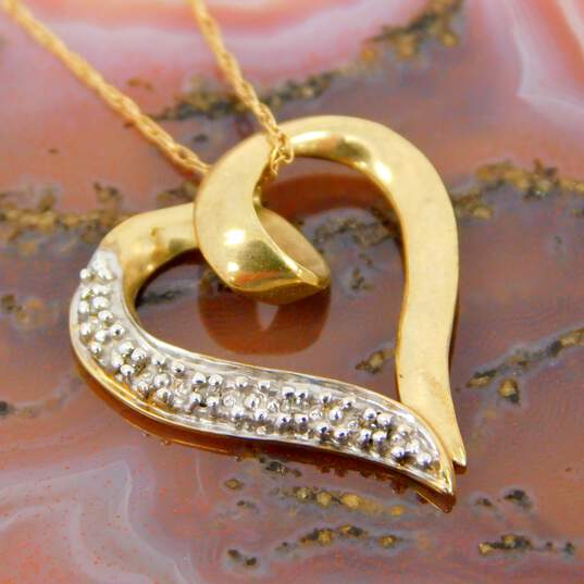 10K Yellow Gold Diamond Accent Ribbon Heart Pendant Necklace 1.7g image number 1