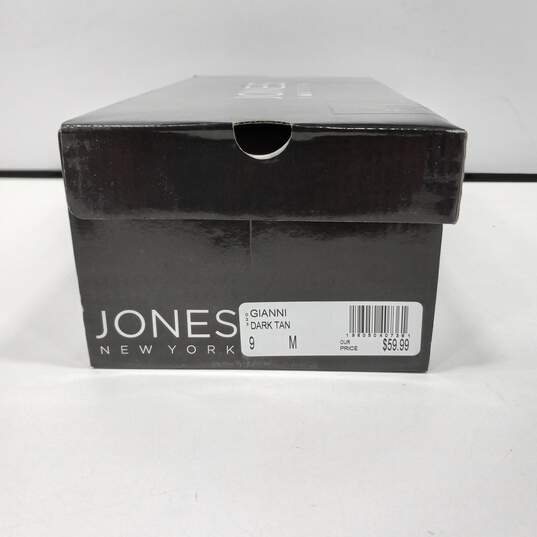 Women's Brown Flats Size 9 In Box image number 6