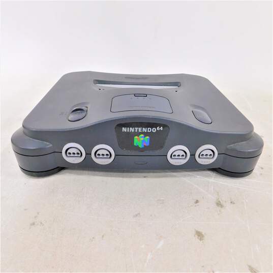 Nintendo 64 w/ 4 games image number 6