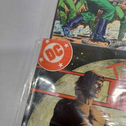 Bundle of 20 Assorted DC Comic Books alternative image