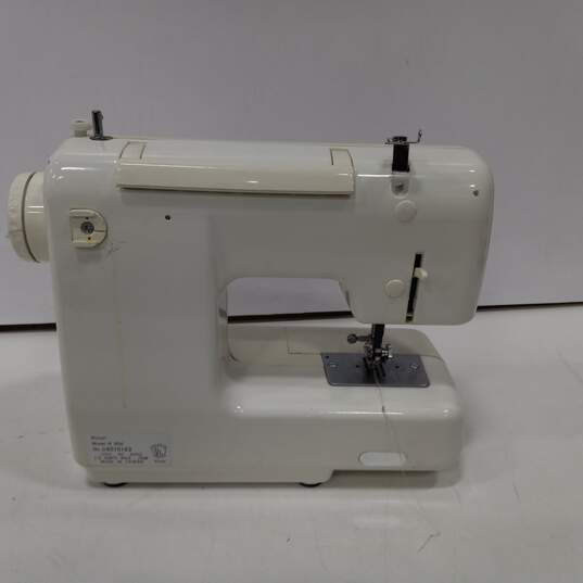 Stitch Crafter 950 Sewing Machine Model R 950 & Travel Case image number 3