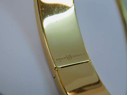 Tory Burch Gold Tone Ivory Enamel Cuff Bracelet 54.0g image number 5