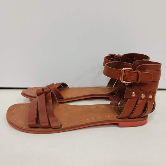 Womens Brown Leather Buckle Open Toe Ankle Flat Strappy Sandals Size 6 image number 3