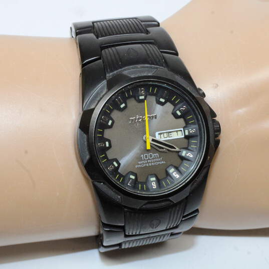 Nixon Darkness Prevails The Black SS Rover Watch image number 1
