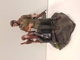 The Last of Us Post Pandemic Edition Joel & Ellie Statue Plus Last of Us 2