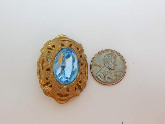 Vintage Miriam Haskell Gold Tone Blue Glass Ornate Scroll Brooch 8.6g image number 2